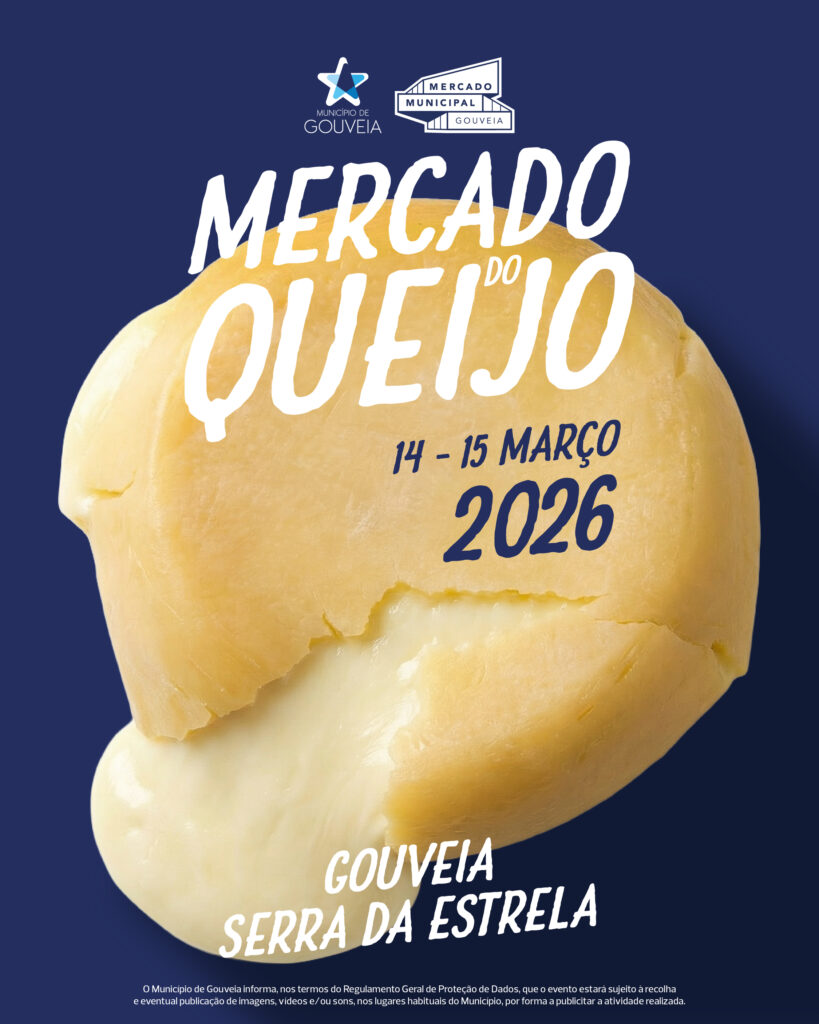 Cartaz azul com grande queijo ao centro e texto “Mercado do Queijo — 14-15 Março 2026 — Gouveia Serra da Estrela”.