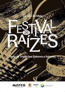 Cartaz escuro com ilustrações de cestos e texto sobre o Festival Raízes em maio.